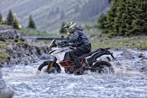 KTM 1090 Adventure_0826_170613_175043